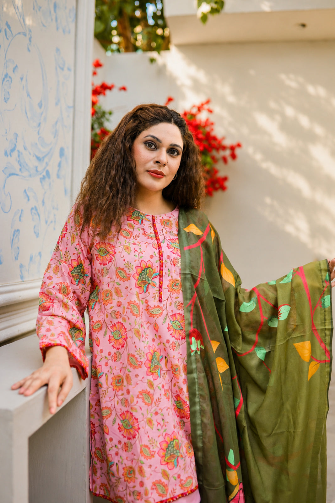 Pink Vintage Floral Printed Lawn 3-Piece Stitched Suit
